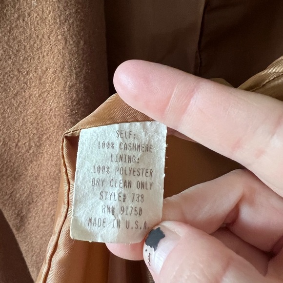 Vintage Saks Fifth Ave 100% Cashmere Camel Coat Jacket Size 12 - Picture 4 of 5